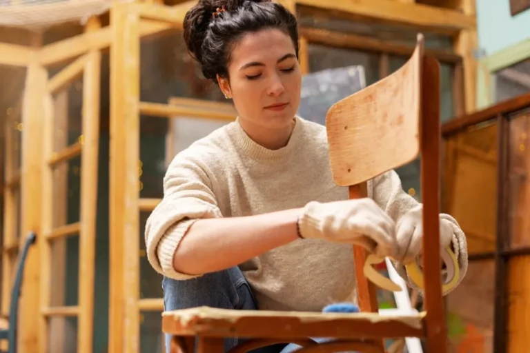 Community Projects to Build Furniture from Recycled Wood